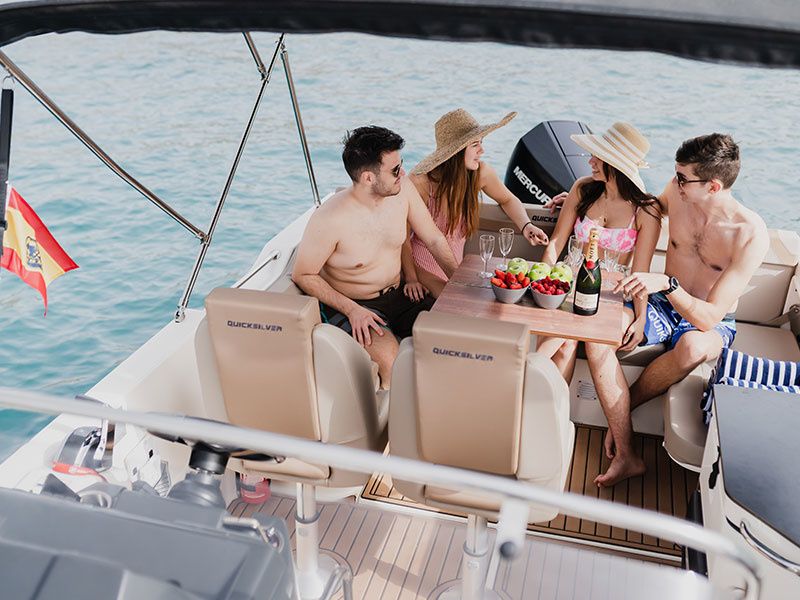 Quicksilver 755 Sun Deck | Moni Boat