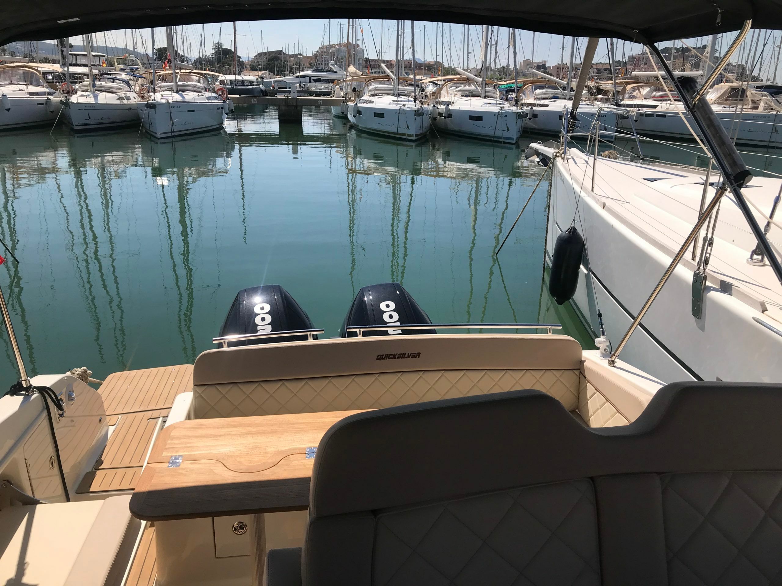 Quicksilver 875 | Sundeck