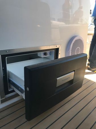 Quicksilver 875 | Sundeck