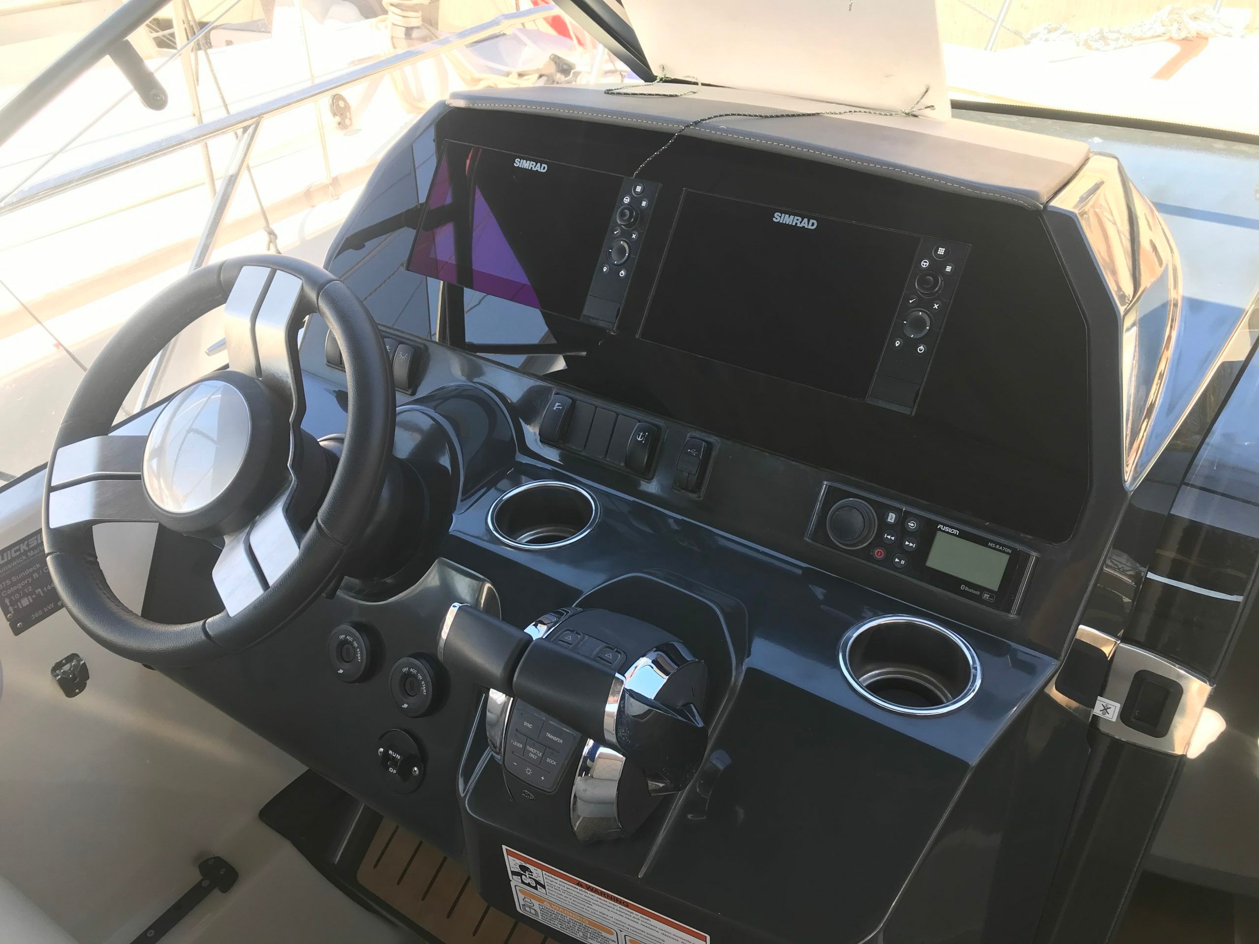 Quicksilver 875 | Sundeck