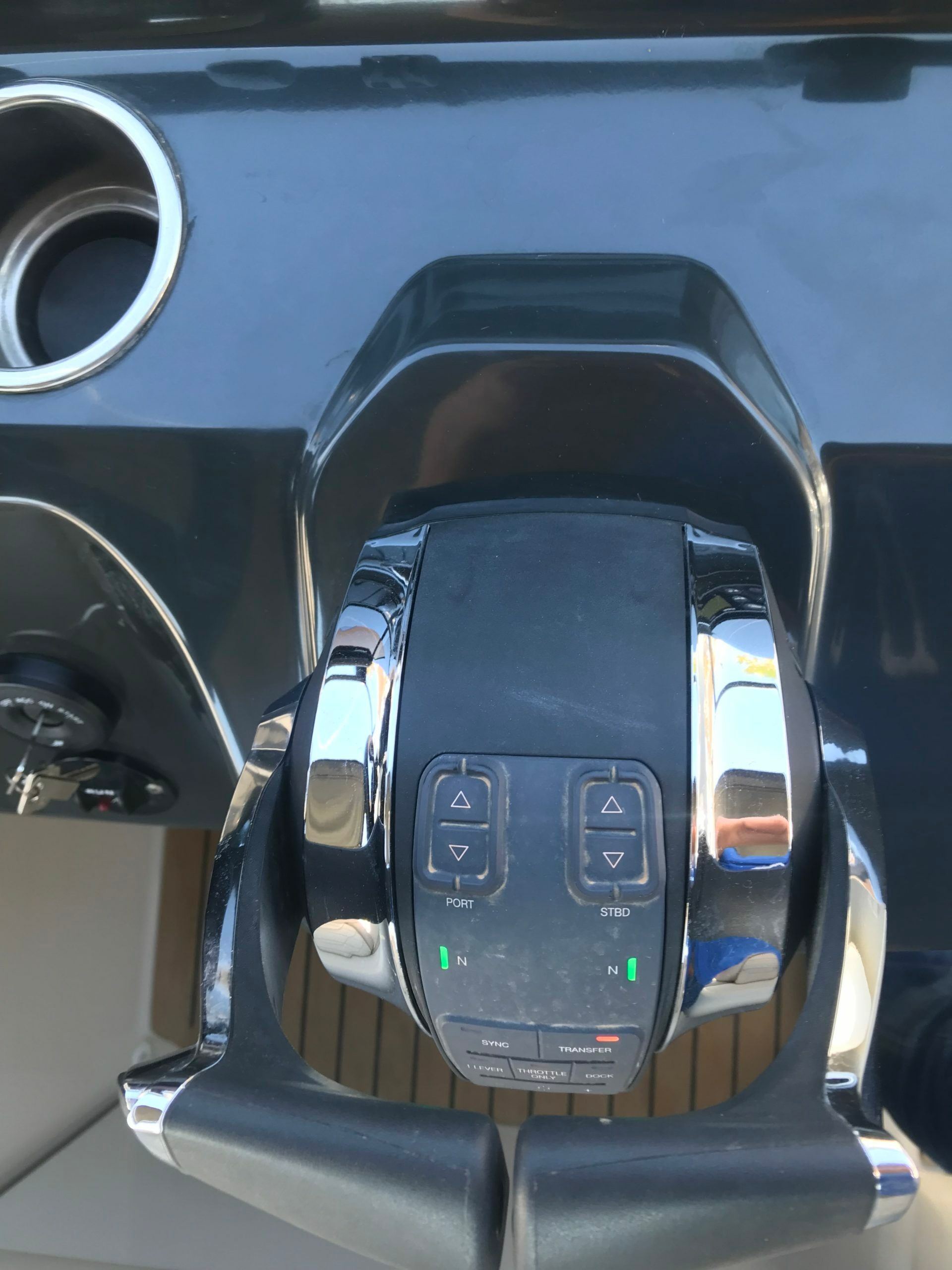 Quicksilver 875 | Sundeck