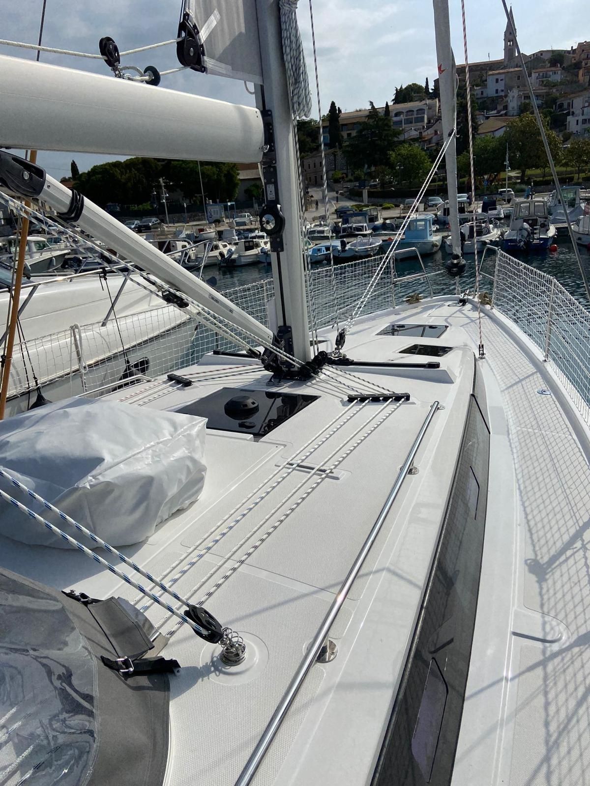Bavaria C38 | La Vela