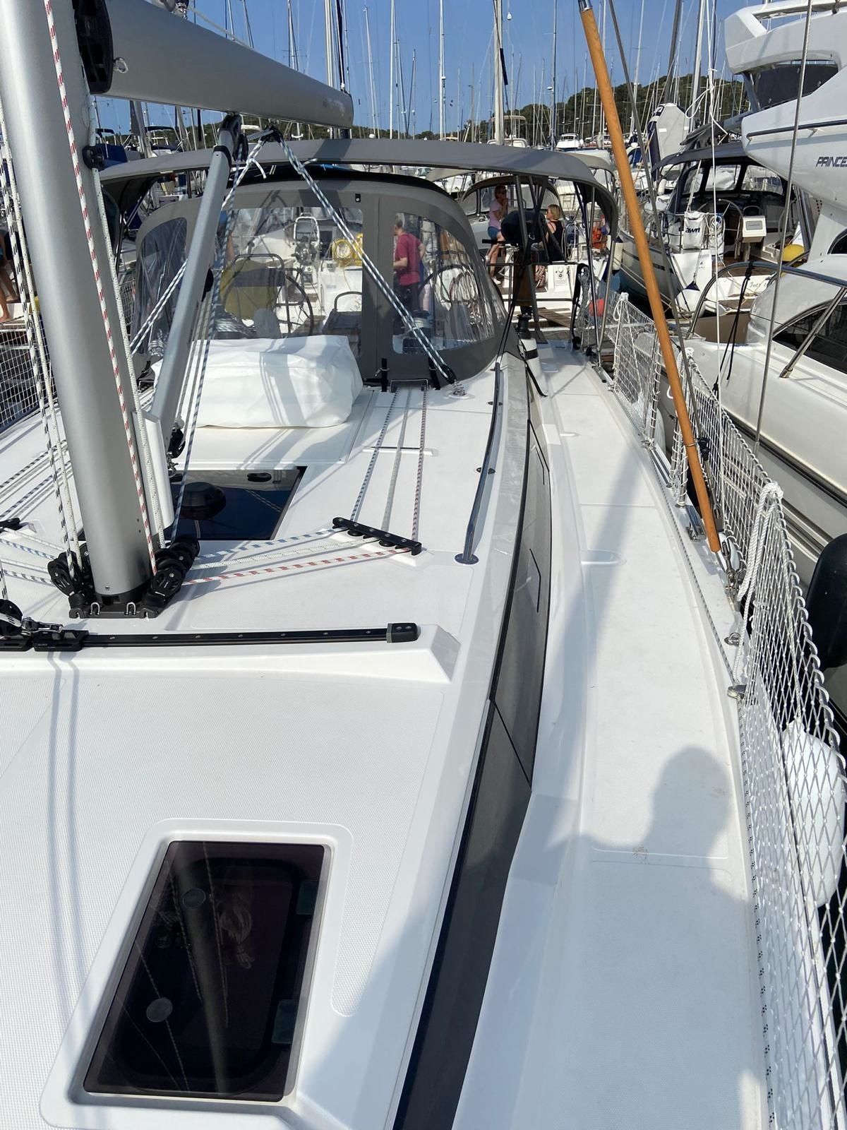 Bavaria C38 | La Vela