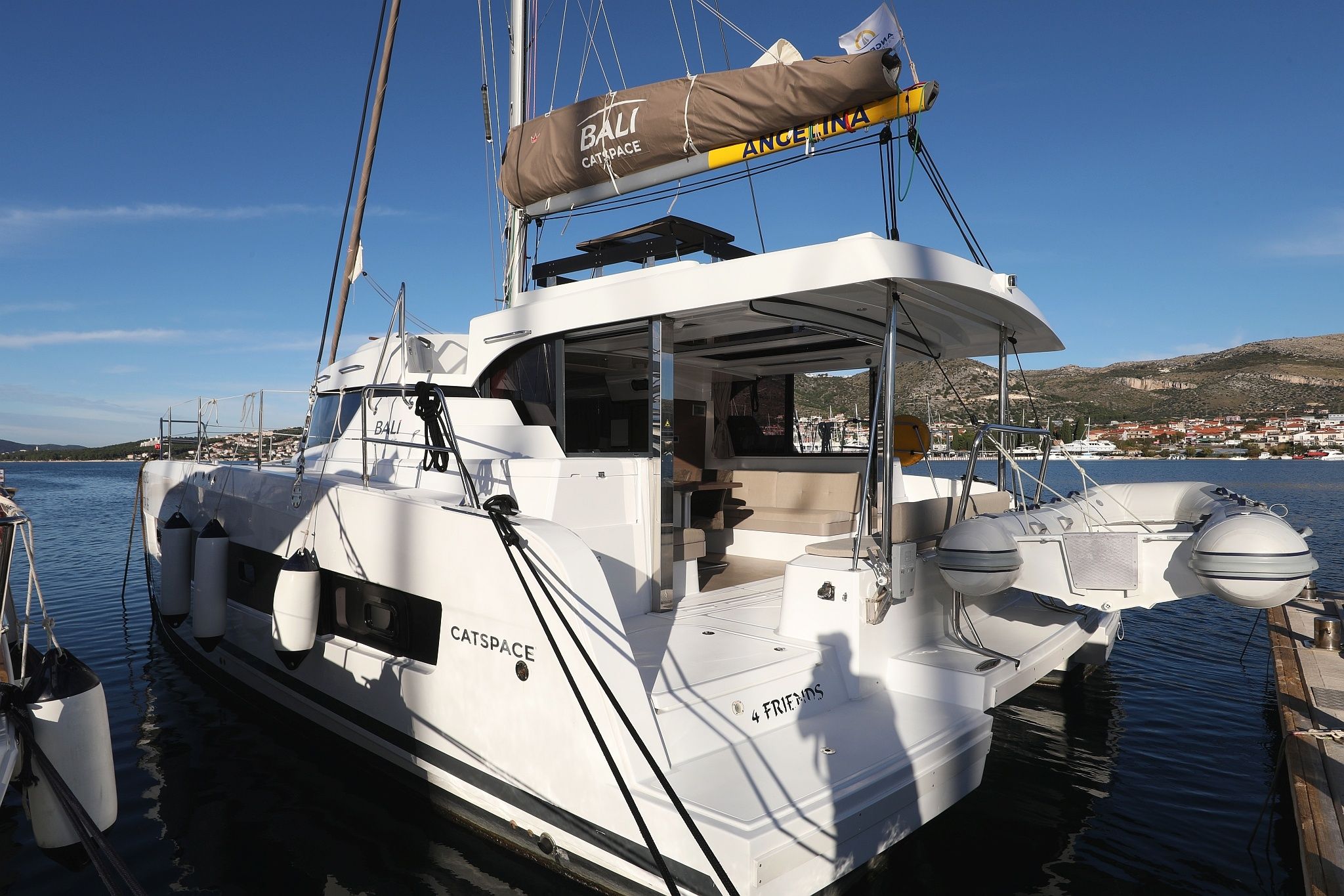 Bali Catspace | 4 Friends