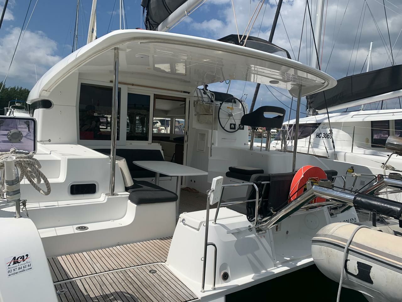 Lagoon 40 | Pina Colada