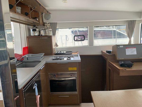 Lagoon 40 | Pina Colada