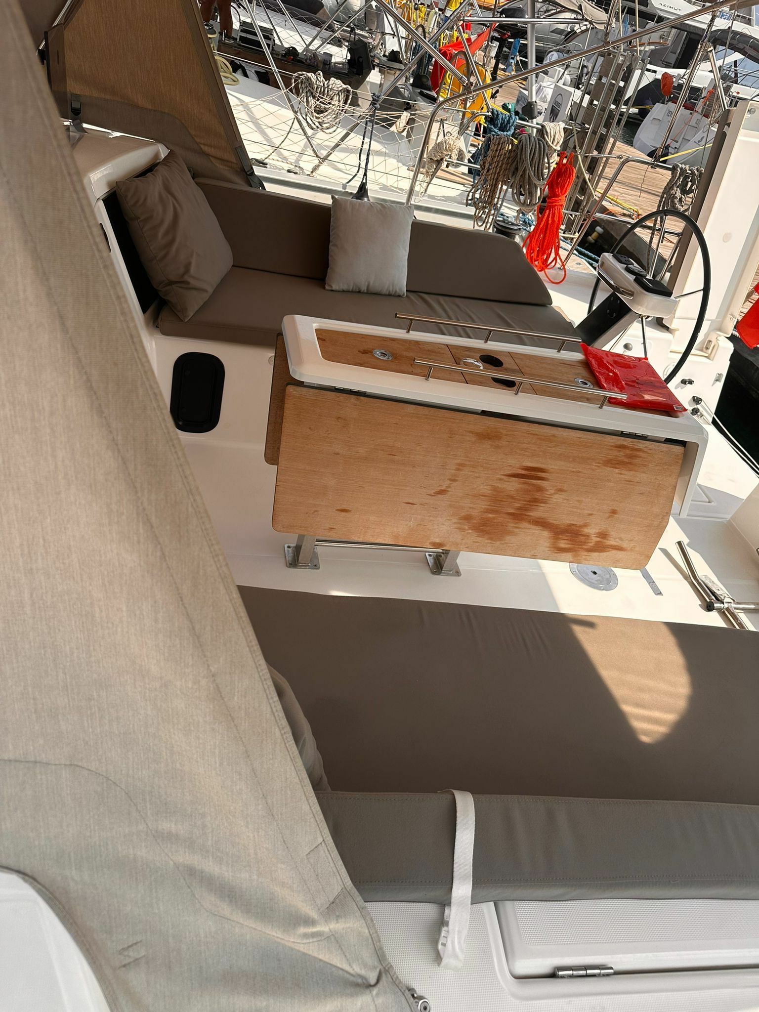 Dufour 430 | Scarlet