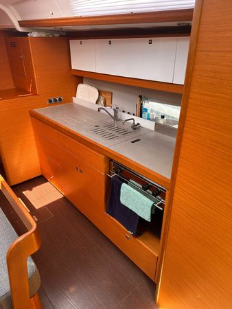 Dufour 430 | Scarlet