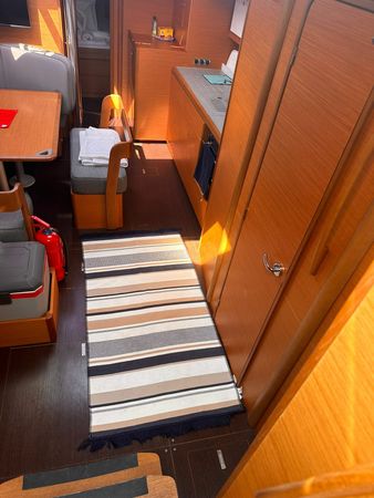 Dufour 430 | Scarlet