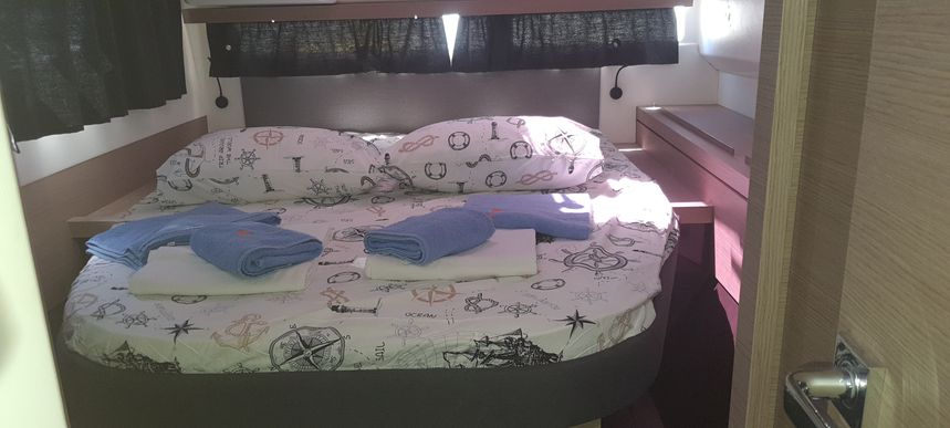 Fountaine Pajot Isla 40 | Ares 10