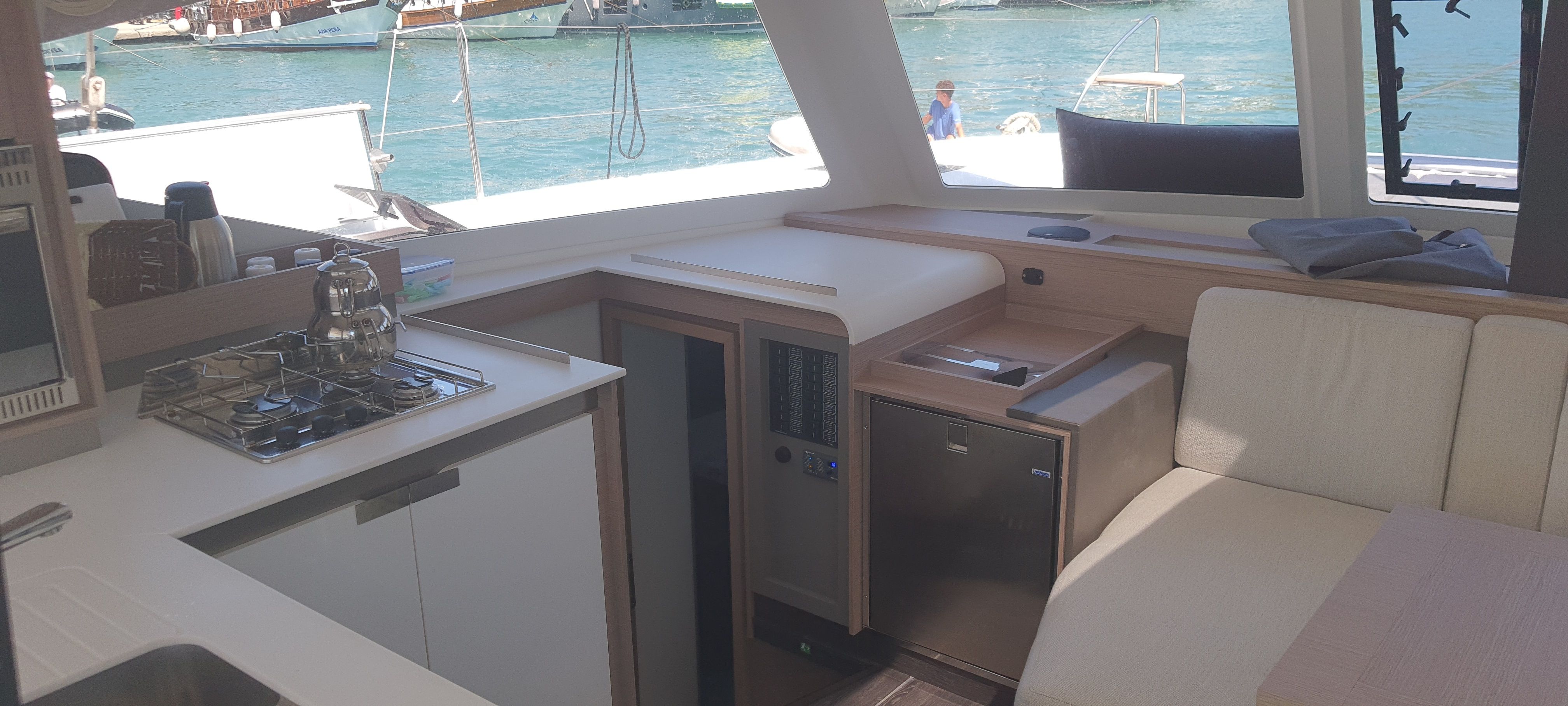 Fountaine Pajot Isla 40 | Ares 10