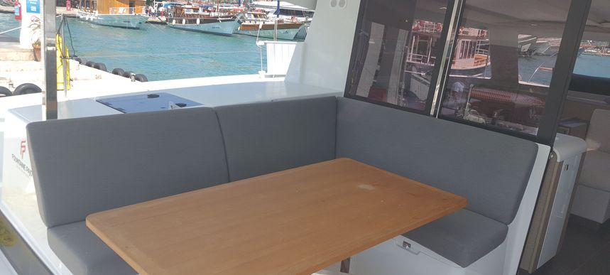 Fountaine Pajot Isla 40 | Ares 10