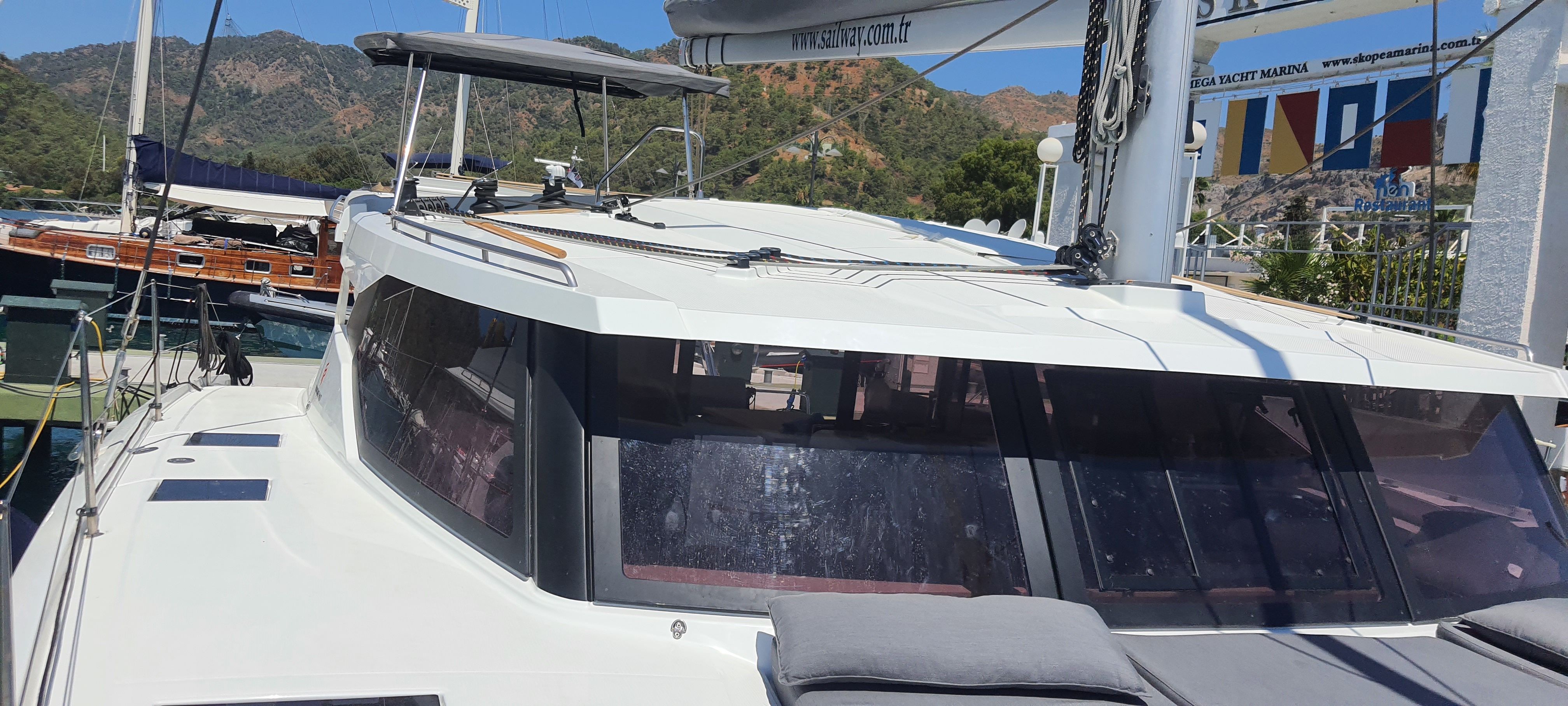 Fountaine Pajot Isla 40 | Ares 10