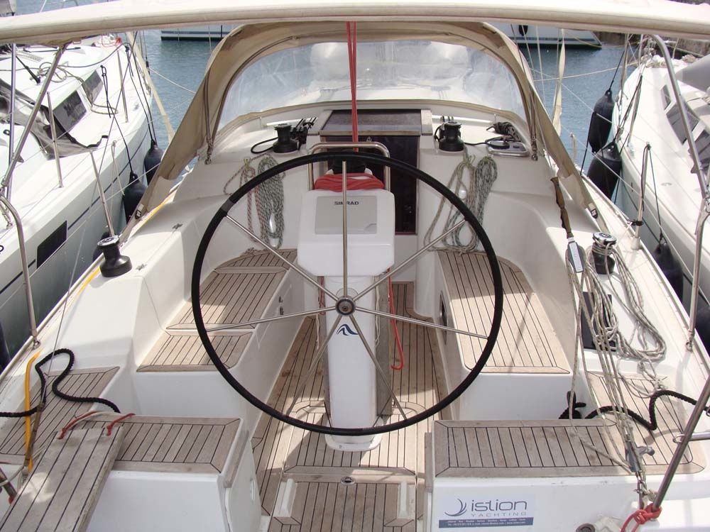 Hanse 325 | Selini