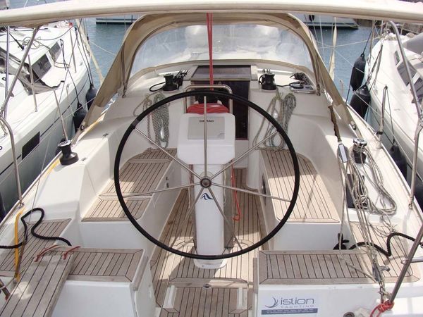 Hanse 325 | Selini
