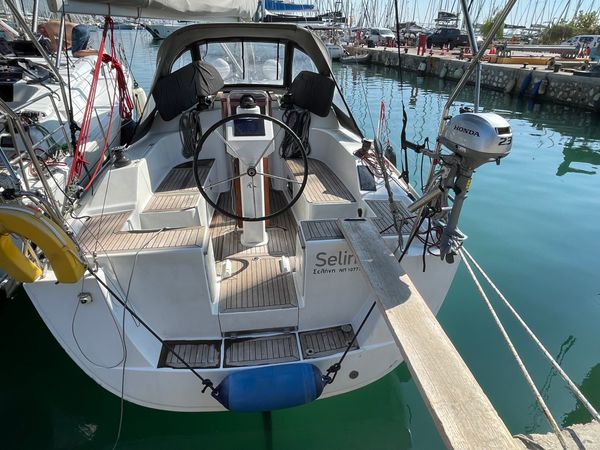 Hanse 325 | Selini