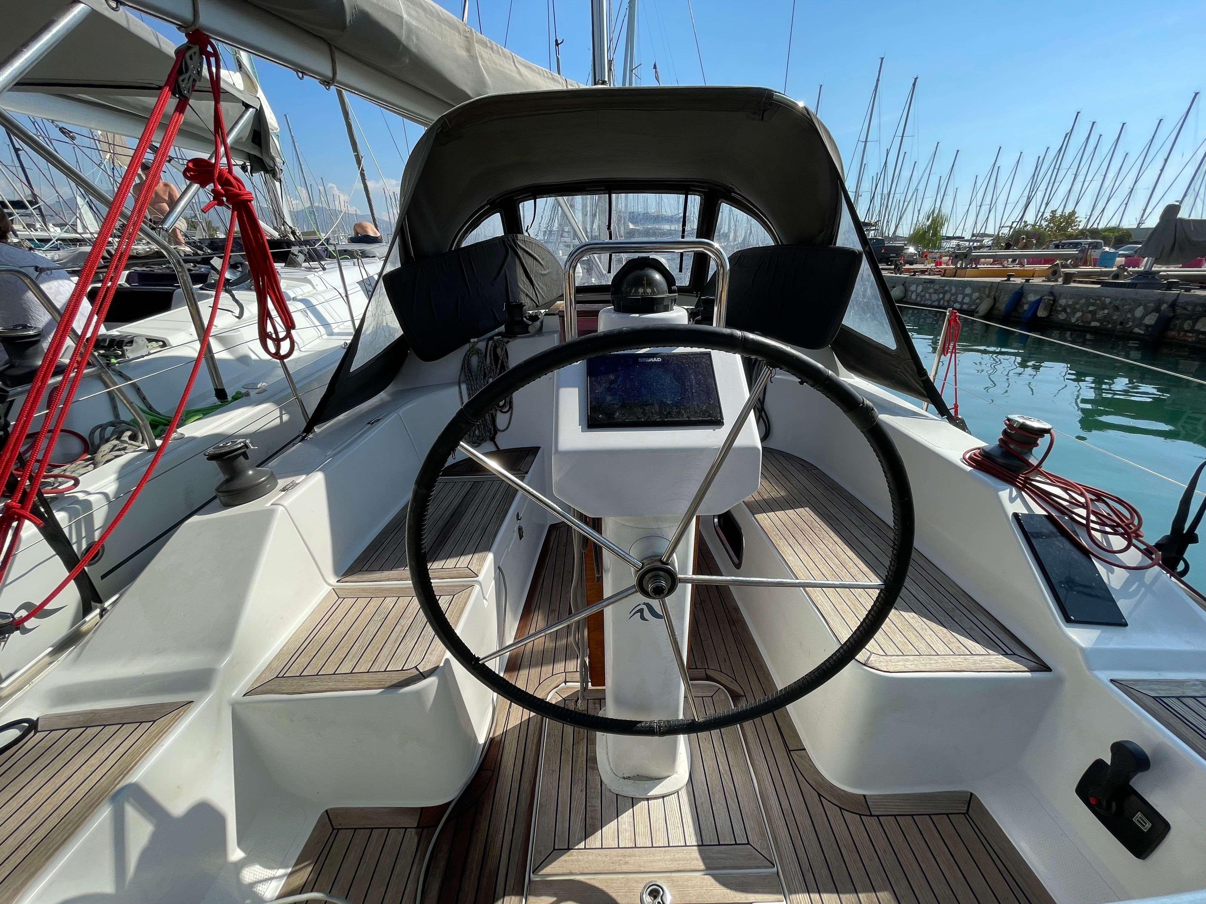 Hanse 325 | Selini