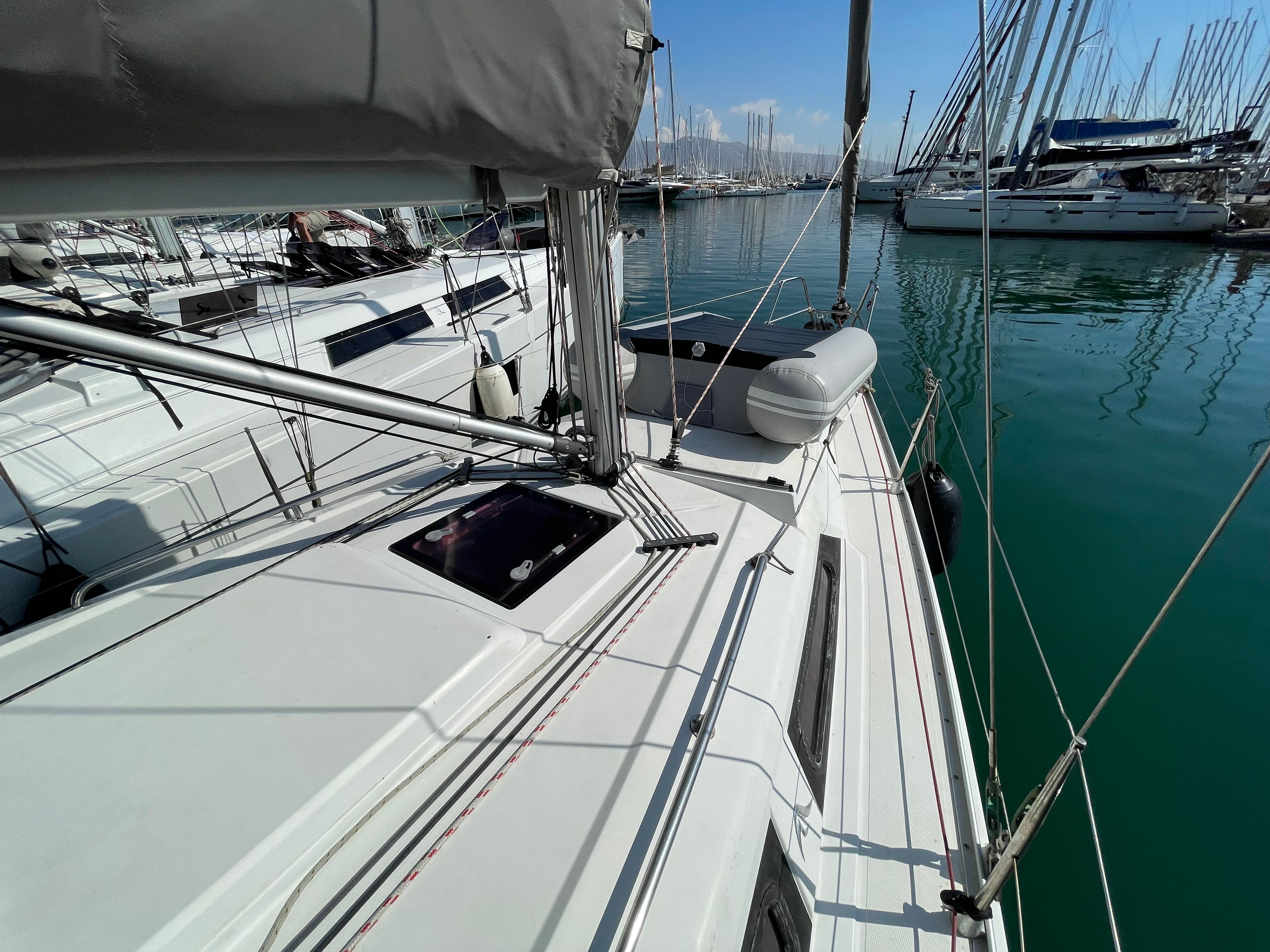 Hanse 325 | Selini