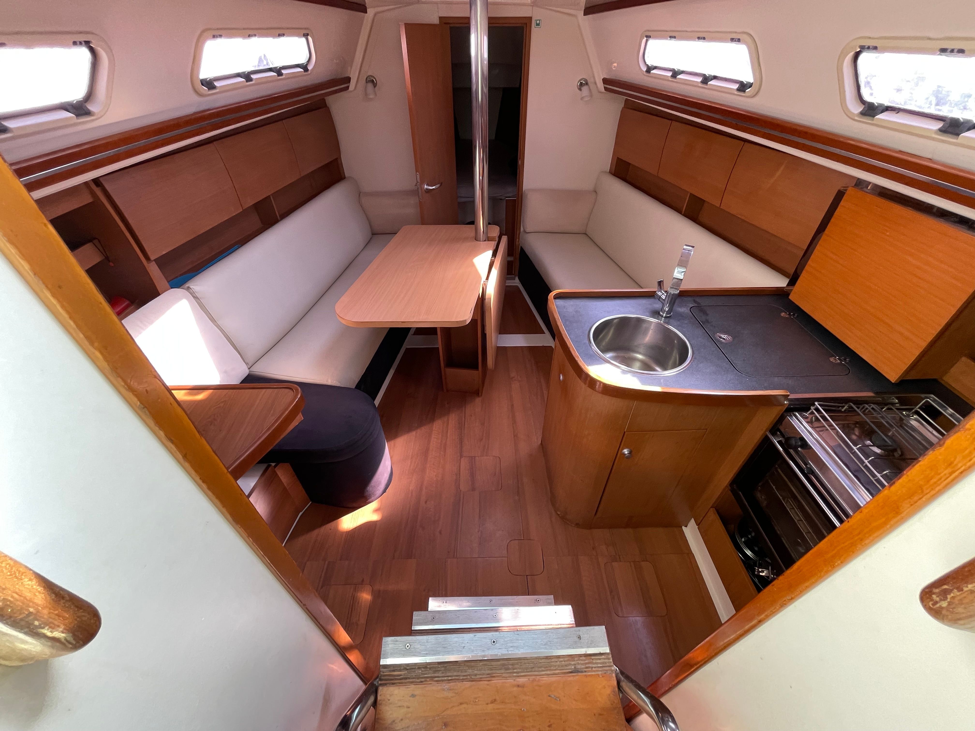 Hanse 325 | Selini