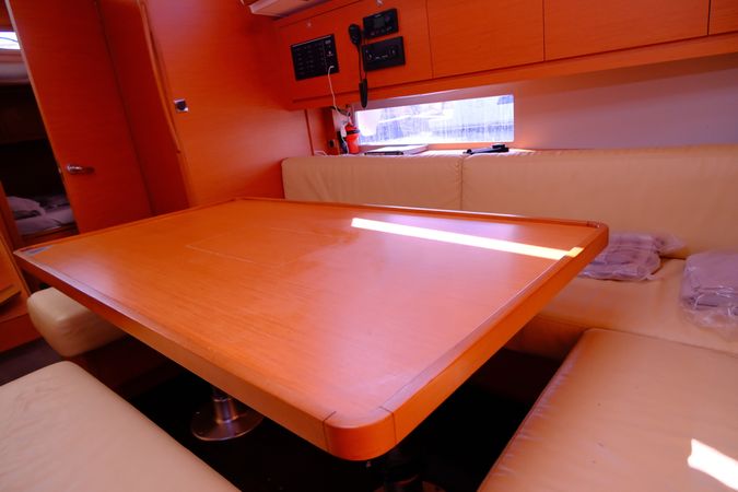 Dufour 470 | Banshee