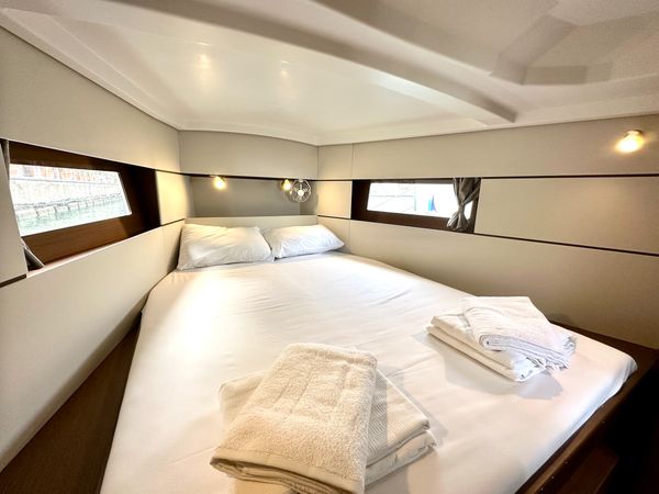 Beneteau Oceanis 38.1 | Sail Bellatrix