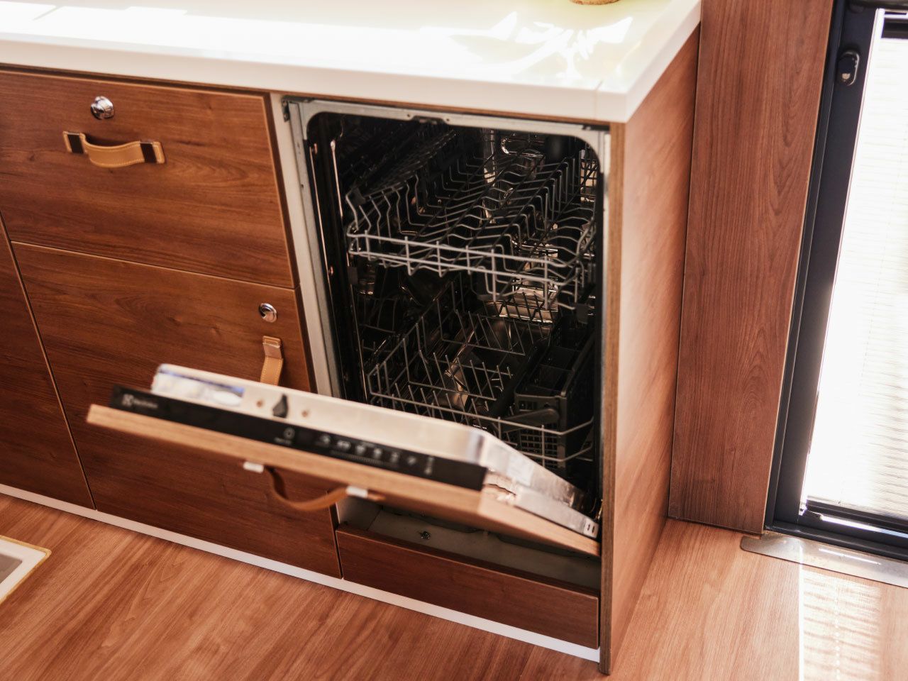 Bali 4.6 | Ediba Scorpio