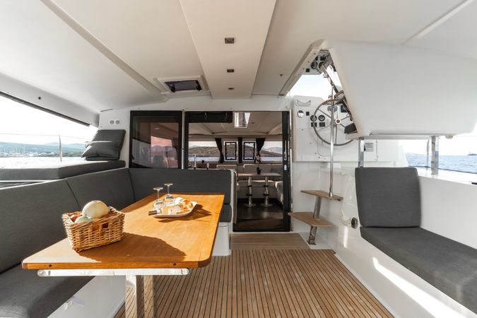 Fountaine Pajot Isla 40 | Carpe Vitam