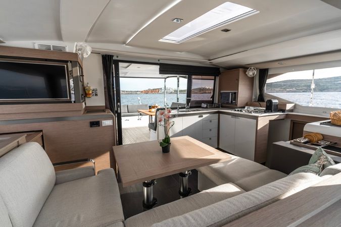 Fountaine Pajot Isla 40 | Carpe Vitam