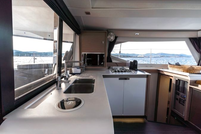 Fountaine Pajot Isla 40 | Carpe Vitam