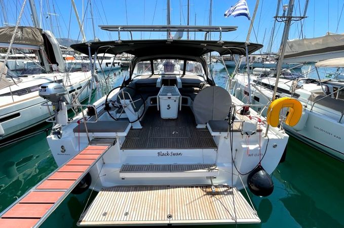 Beneteau Oceanis 51.1 | Black Swan