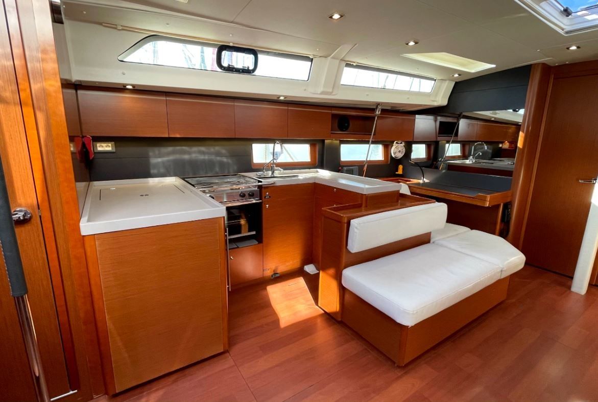 Beneteau Oceanis 51.1 | Black Swan