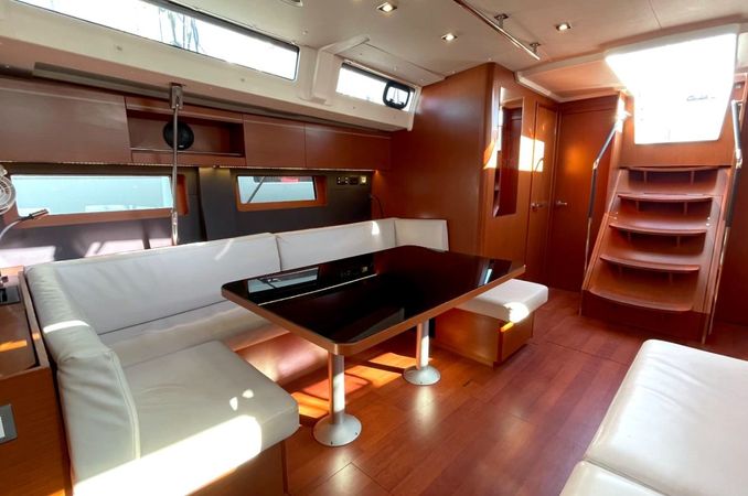 Beneteau Oceanis 51.1 | Black Swan