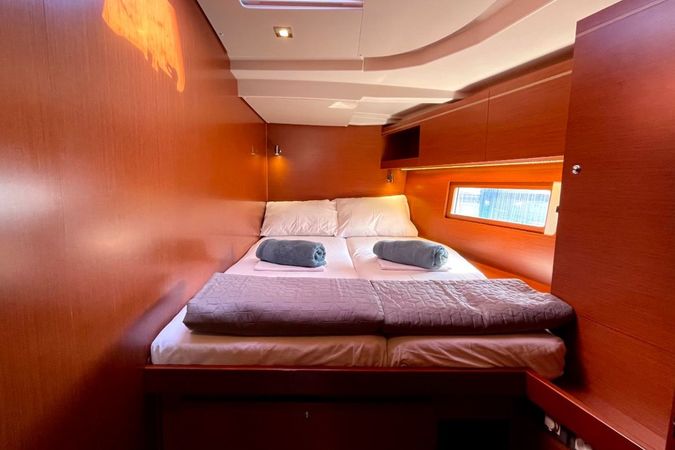 Beneteau Oceanis 51.1 | Black Swan