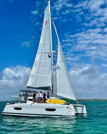 Fountaine Pajot Isla 40 | Dellis Rae