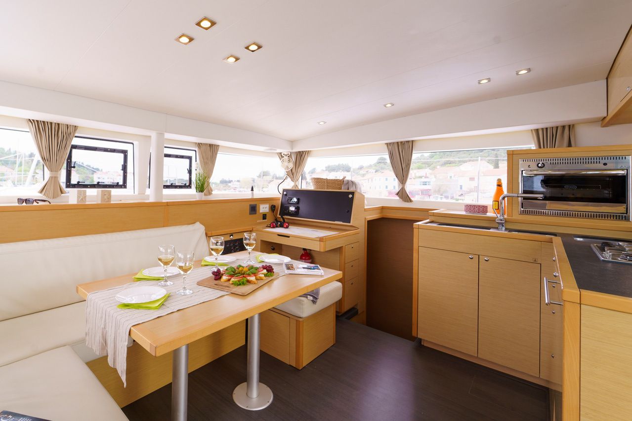 Lagoon 400 S2 | Miss Moneypenny