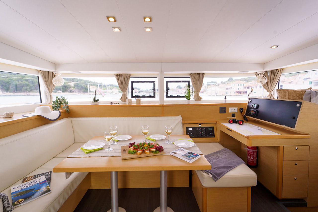 Lagoon 400 S2 | Miss Moneypenny