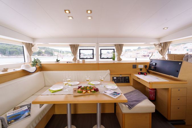 Lagoon 400 S2 | Miss Moneypenny