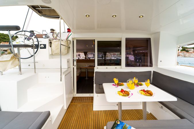 Lagoon 400 S2 | Miss Moneypenny