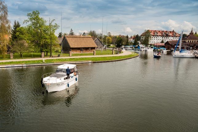 Delphia Nautika 830 | You and Me