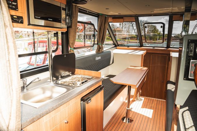 Cobra Yachts 40 | Lentamente