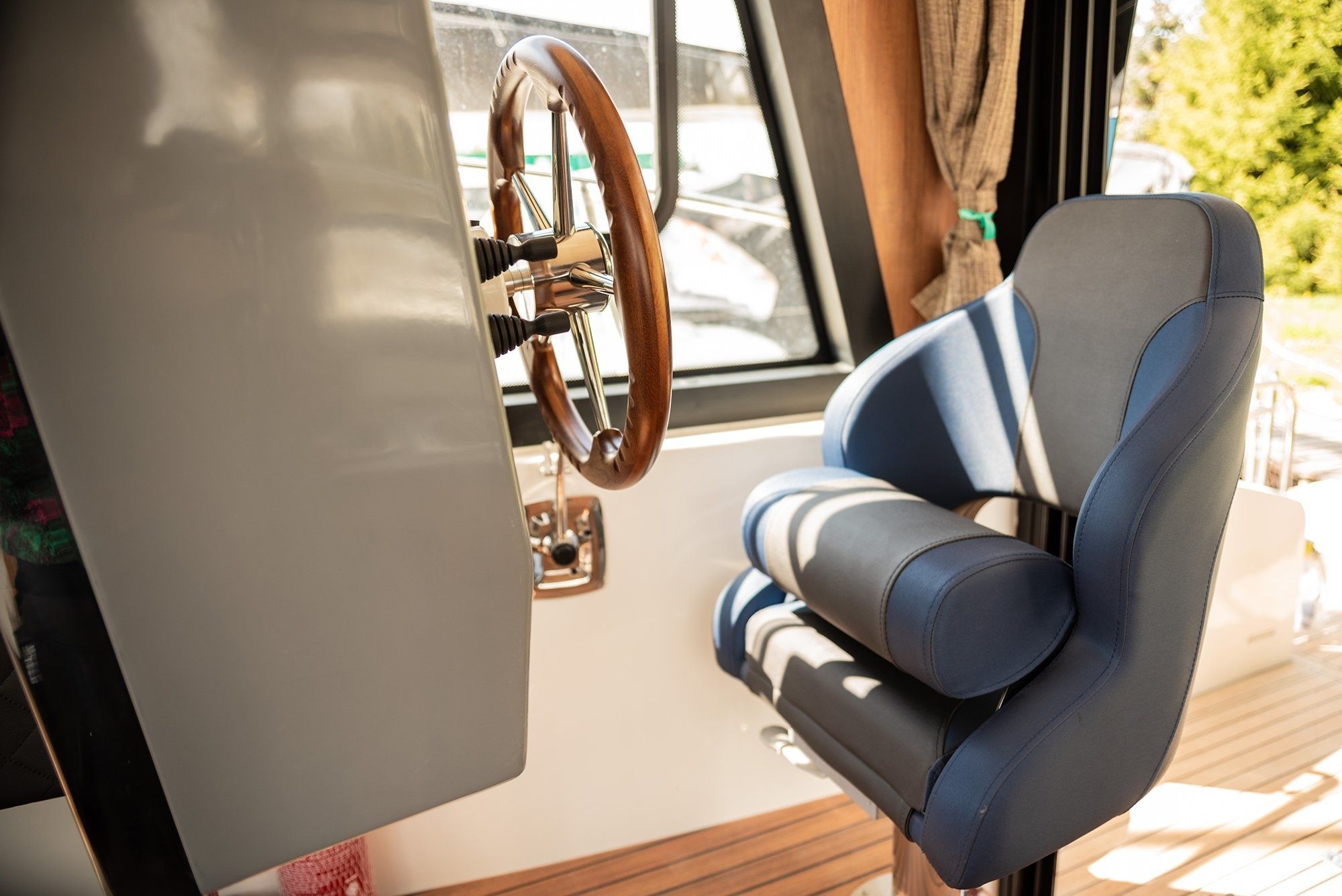 Cobra Yachts 40 | Lentamente