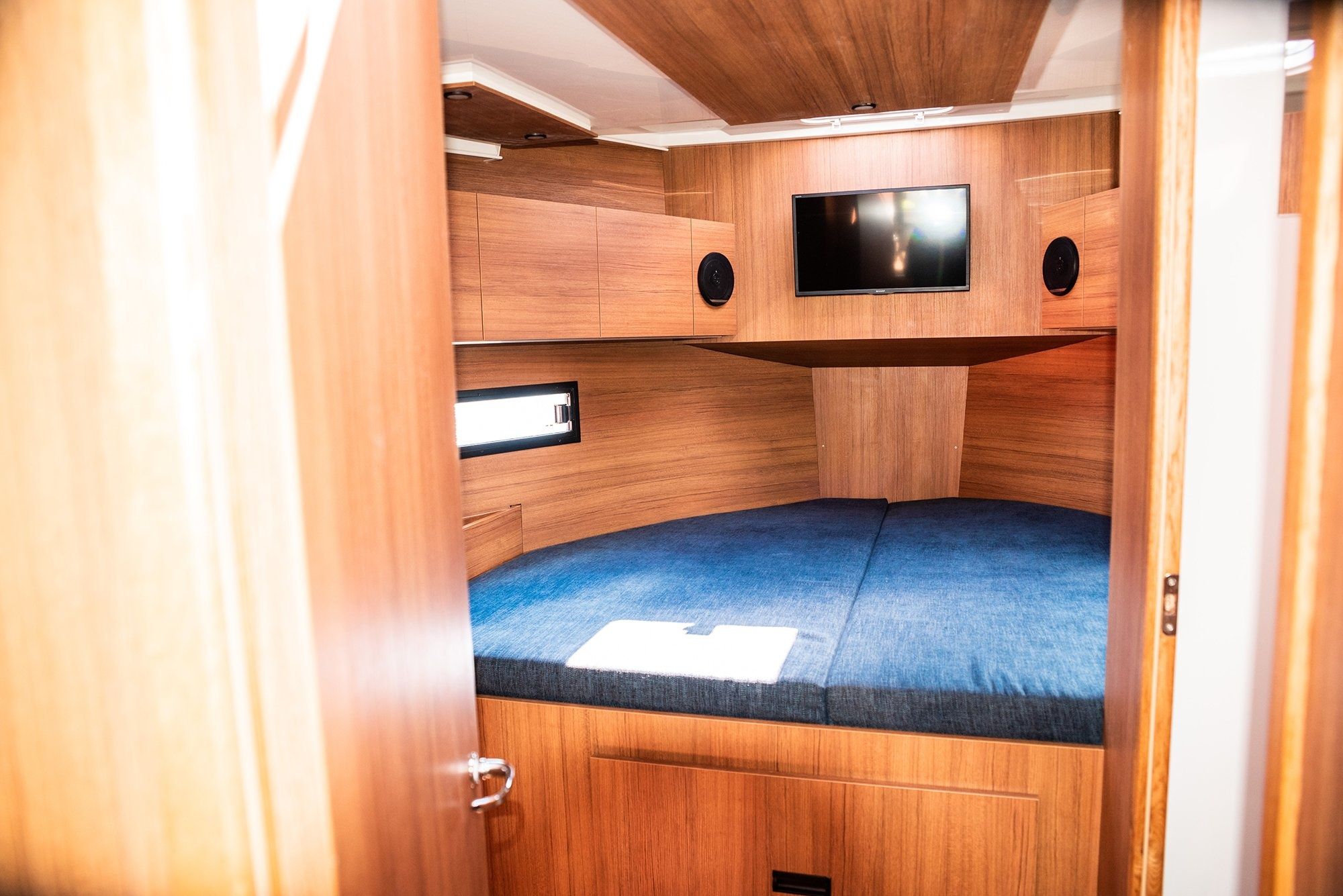 Cobra Yachts 40 | Lentamente