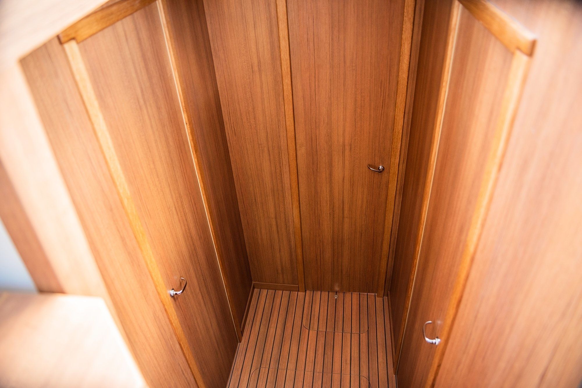 Cobra Yachts 40 | Lentamente