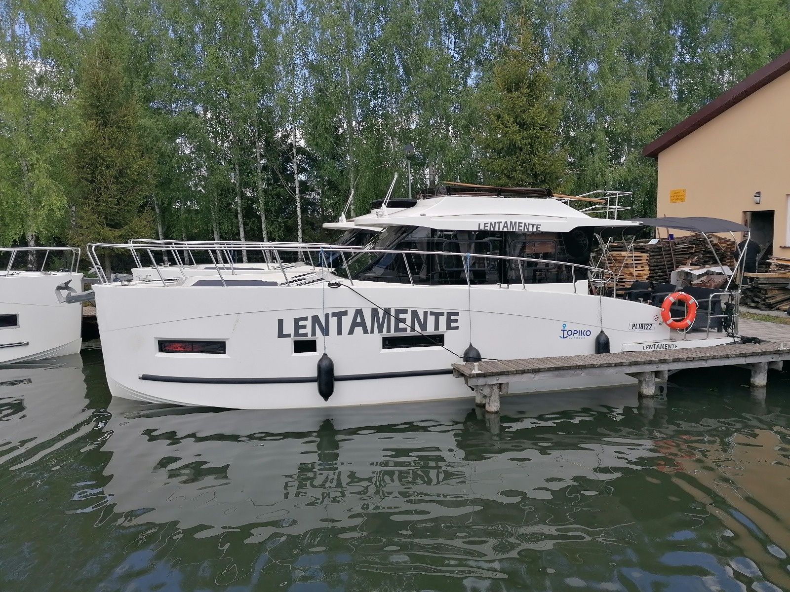 Cobra Yachts 40 | Lentamente