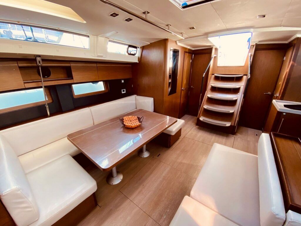 Beneteau Oceanis 51.1 | Vixen