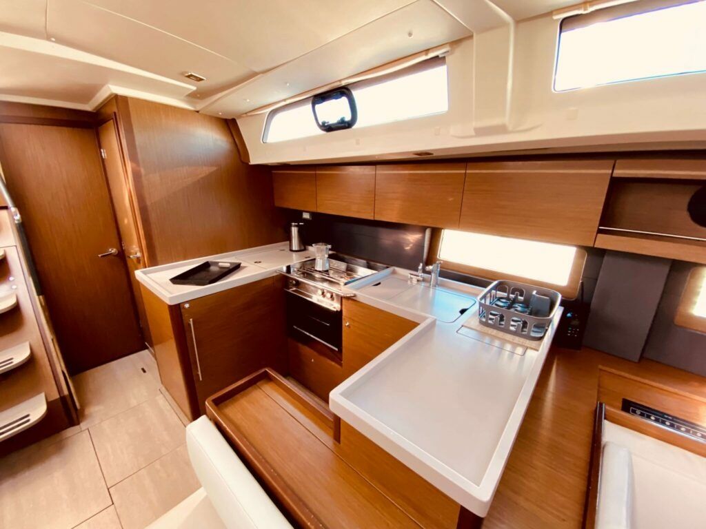 Beneteau Oceanis 51.1 | Vixen