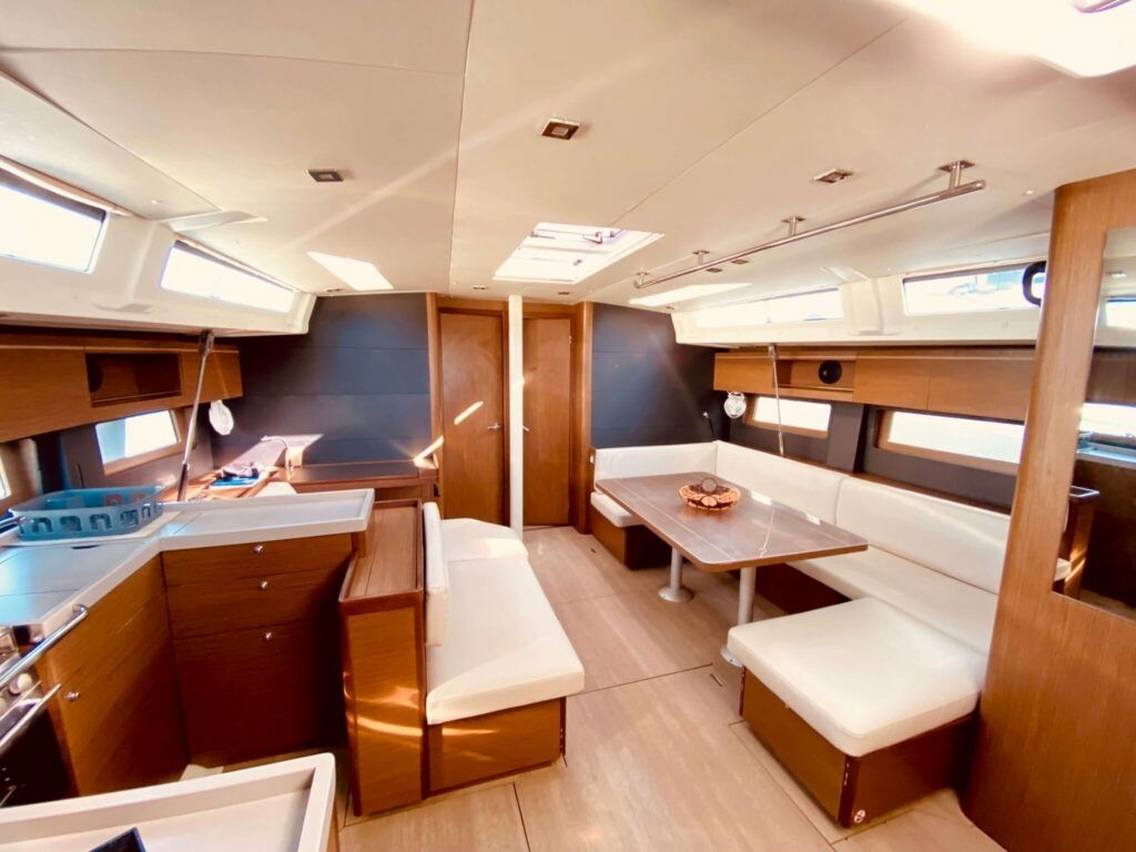 Beneteau Oceanis 51.1 | Vixen
