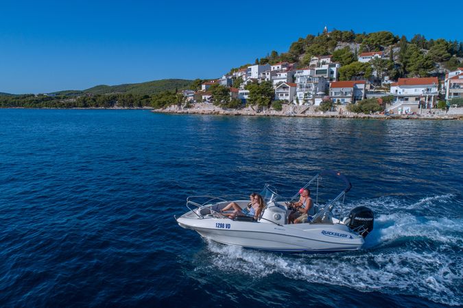 Quicksilver 555 | Commander