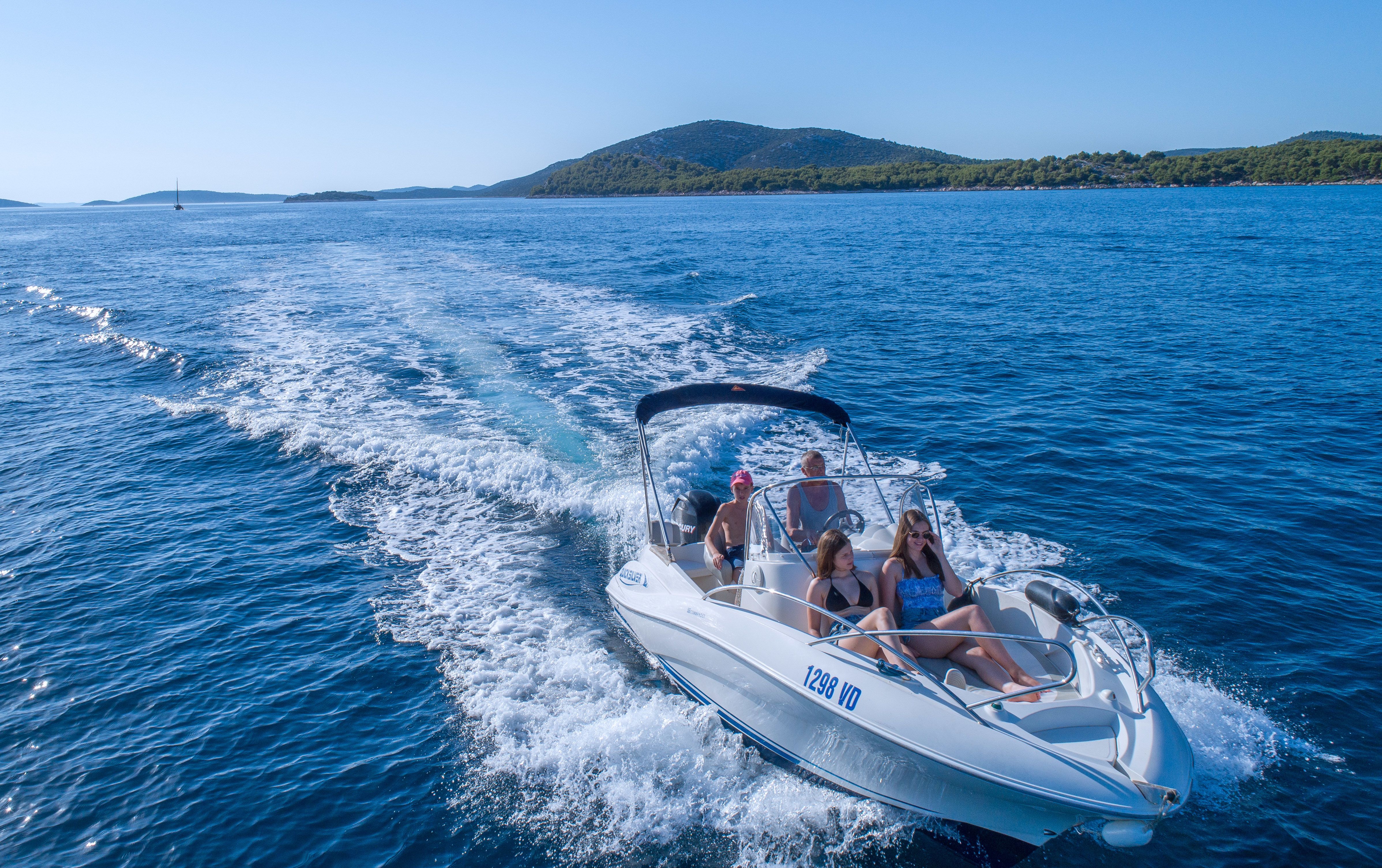 Quicksilver 555 | Commander