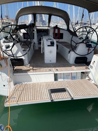 Jeanneau Sun Odyssey 410 | Night Flower